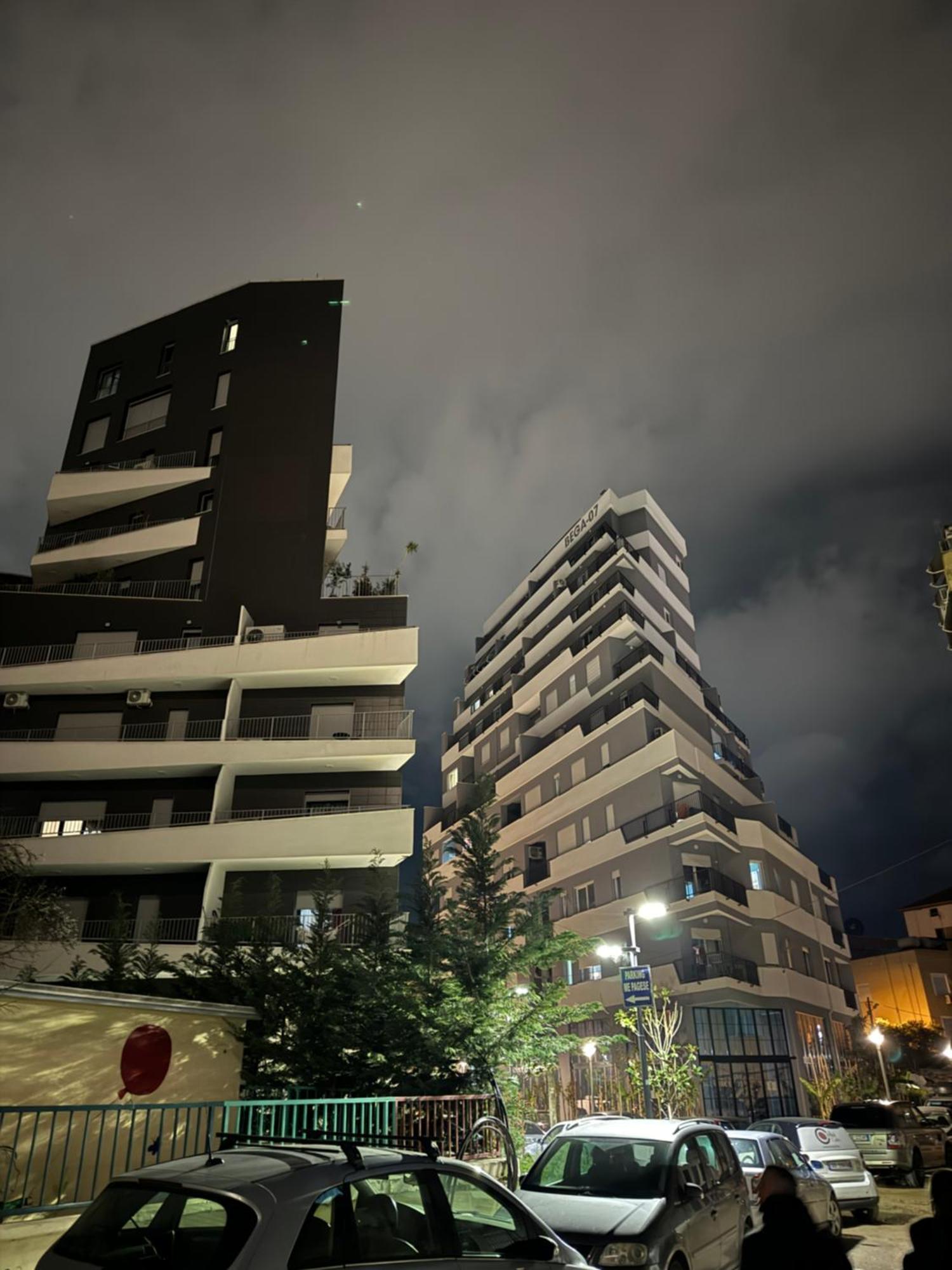 Centre Lions Gate 2 Апартаменты *